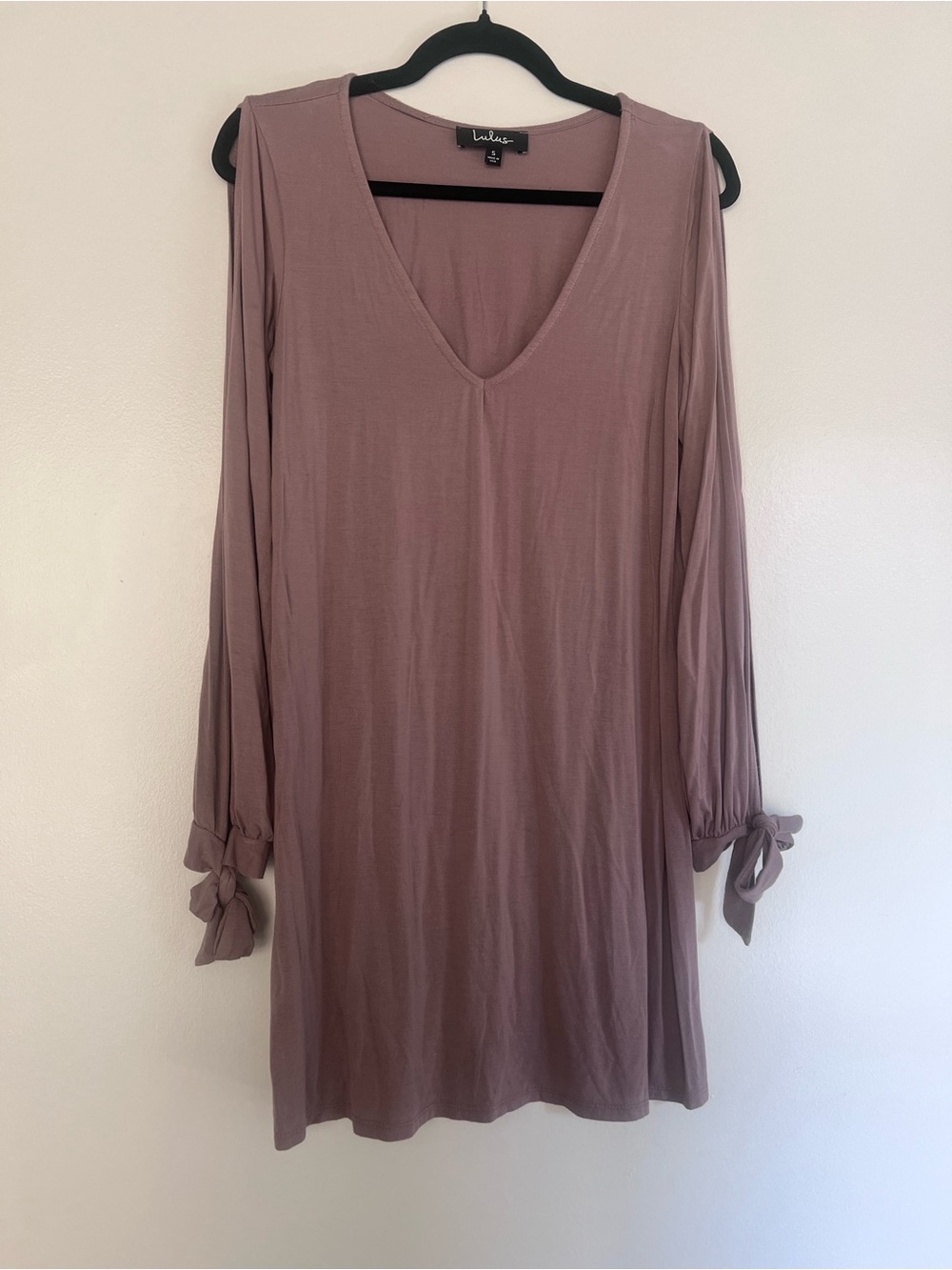 Lulu's Dusty Mauve V-Neck Long Slit-Sleeve Dress with Tie Cuffs